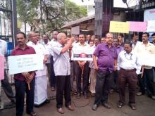 P. V. Jose, BEFI state President inaugurating the dharna in front of RBI Thiruvananthapuram on Thursday