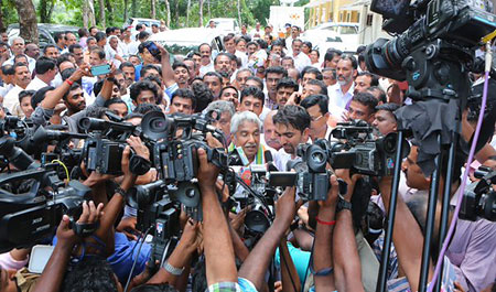Chief Minister Oommen Chandy in Puthupally on Friday to file his nomination papers