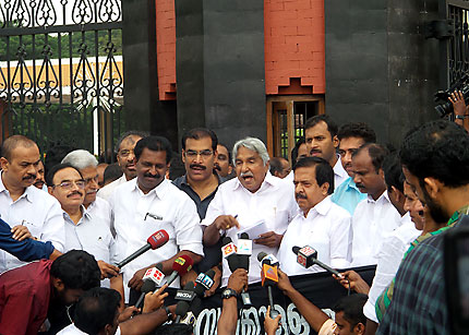 Opposition Leaders announcing fast at the Gates of the Assembly complex on Wednesday