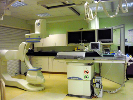 Cathlab (representative pic.) By Glitzy queen00 - Own work, CC BY-SA 3.0, https://en.wikipedia.org/w/index.php?curid=38941323