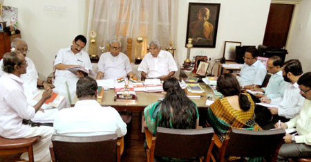 Talks between Joint Action Council of endosulfan victims and Chief Minister Oommen Chandy on Friday
